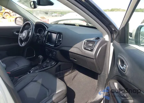 2020 Jeep Compass Limited 4X4 из США, поврежденный, VIN 3C4NJDCB5LT256214